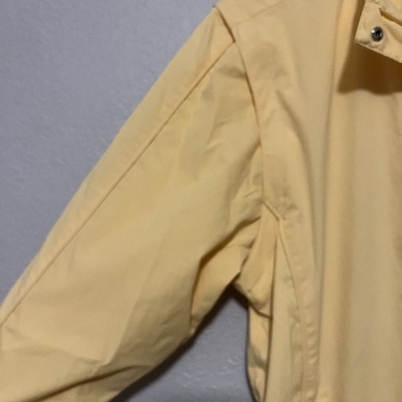 Izod Yellow lightweight jacket W/zip off sleeves & mesh lining Size Large - Picture 3 of 11